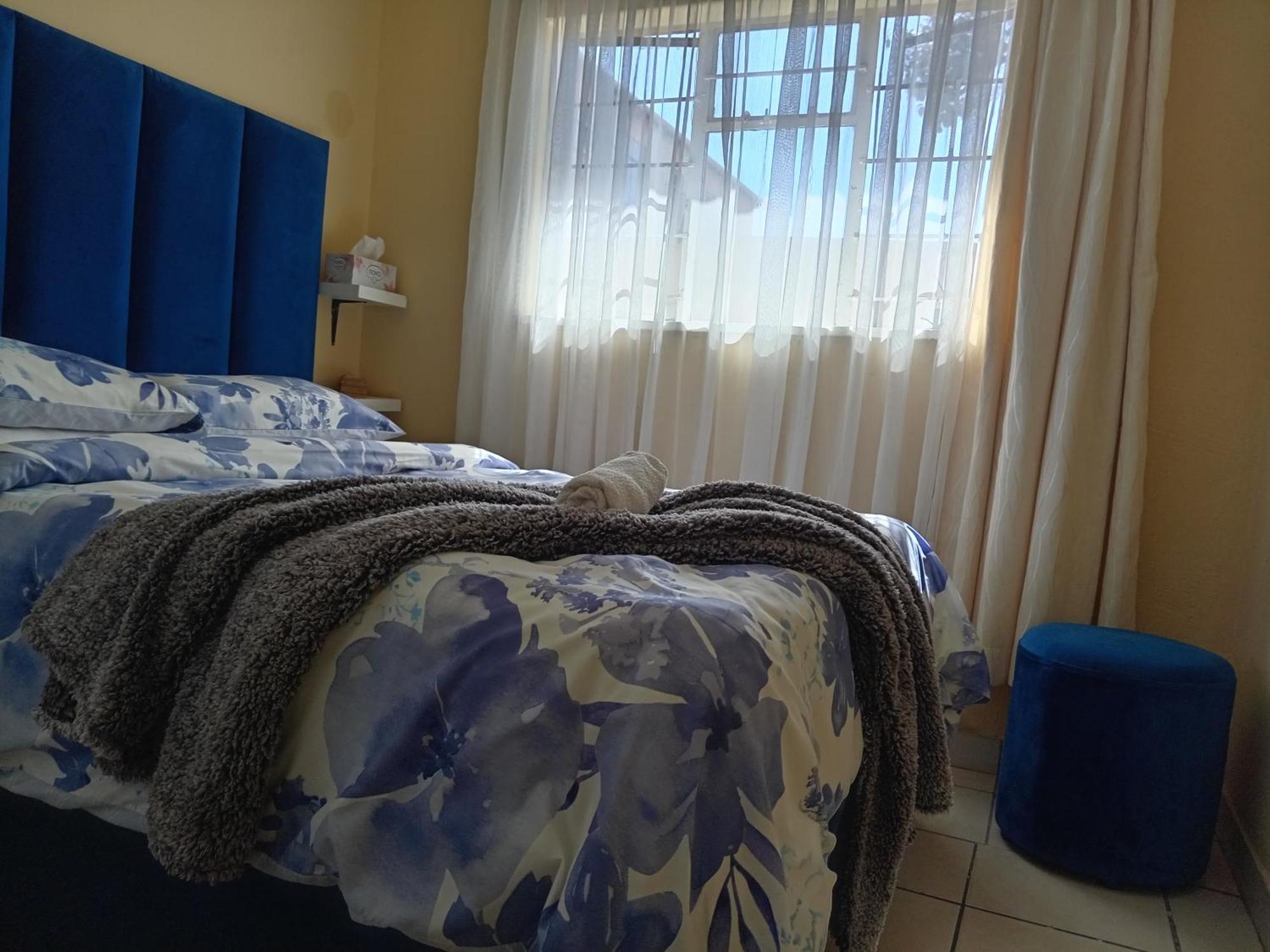 Olivia Pines Guesthouse Krugersdorp Exteriör bild