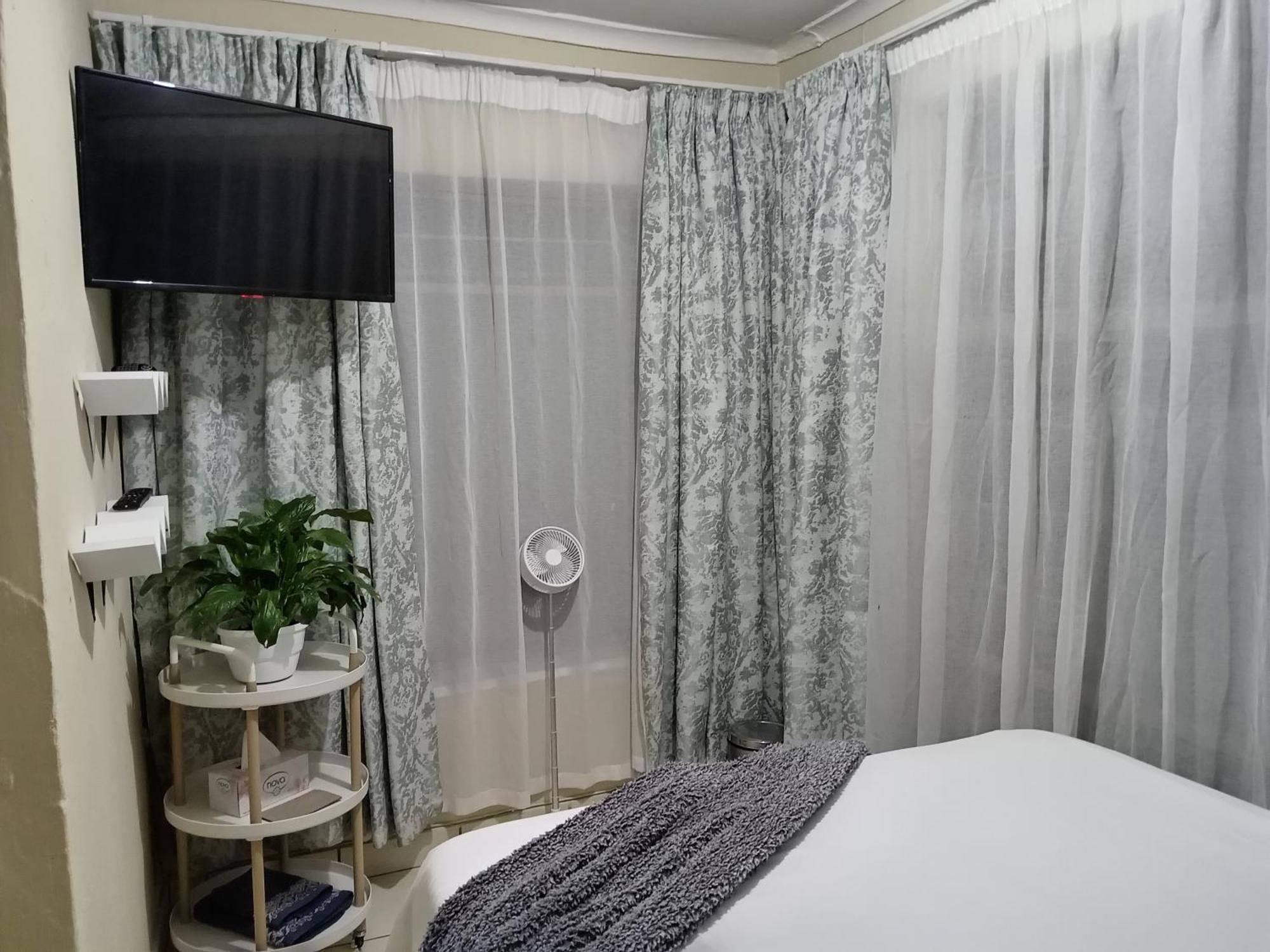 Olivia Pines Guesthouse Krugersdorp Exteriör bild