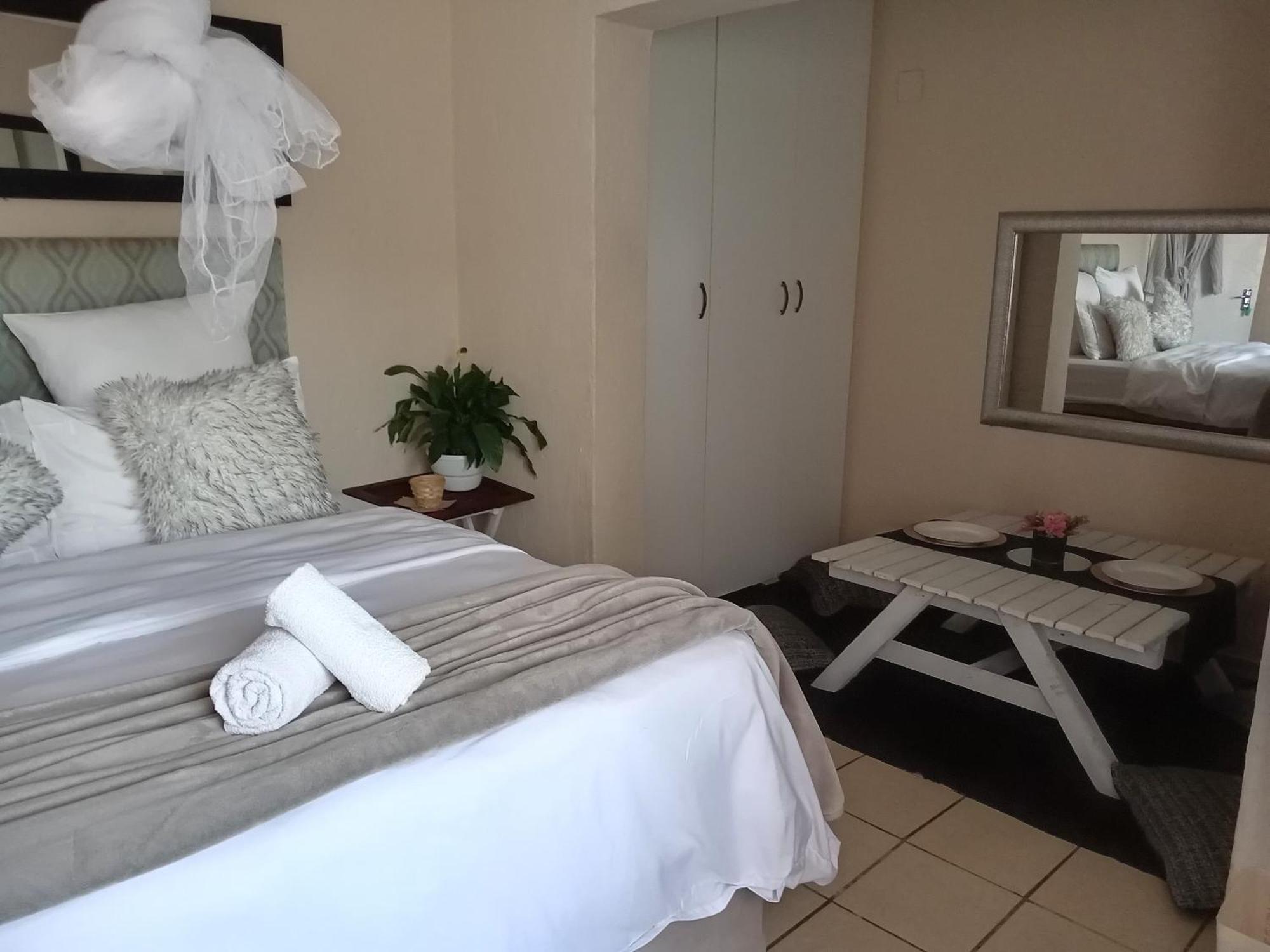 Olivia Pines Guesthouse Krugersdorp Exteriör bild
