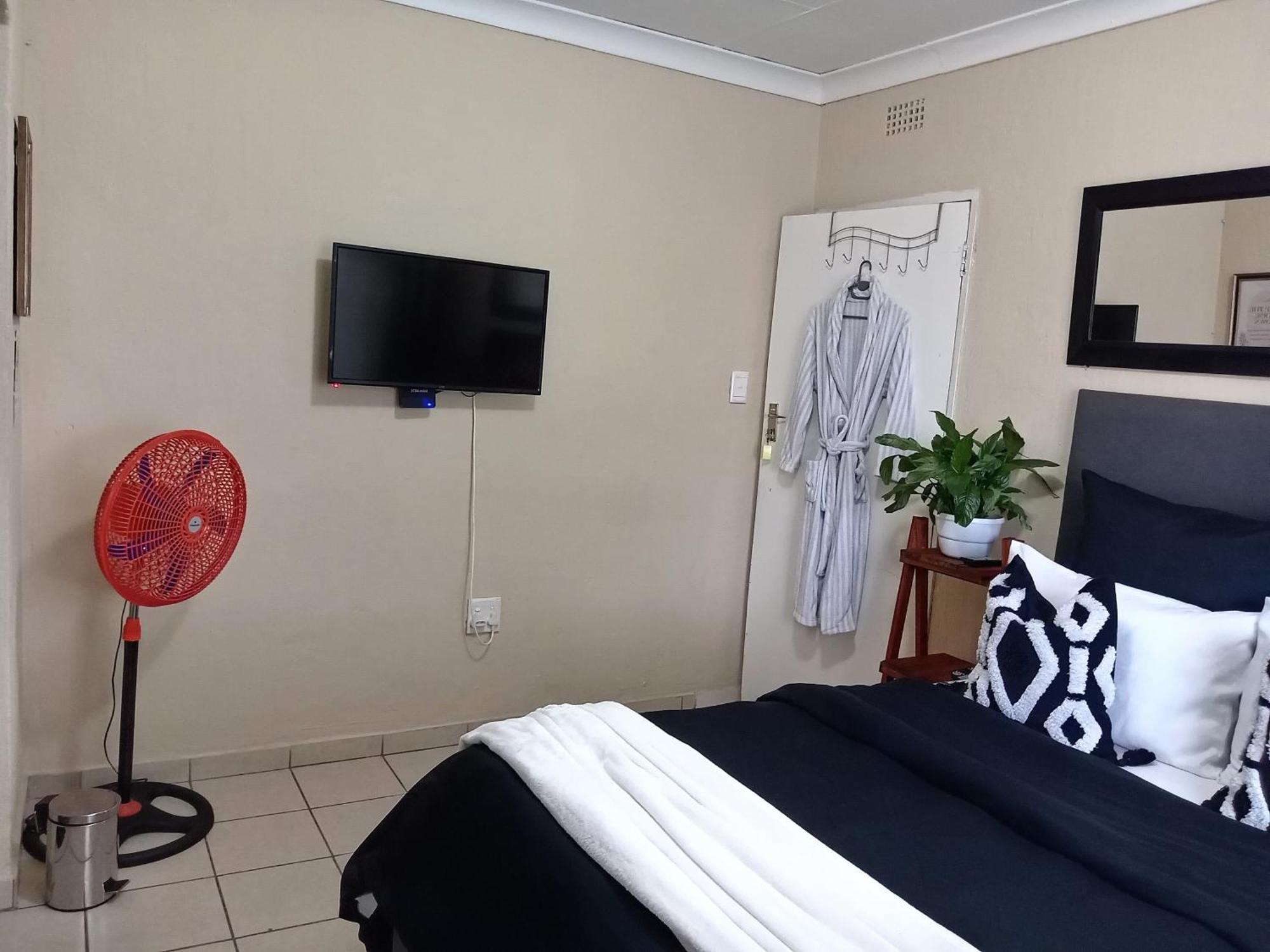 Olivia Pines Guesthouse Krugersdorp Exteriör bild