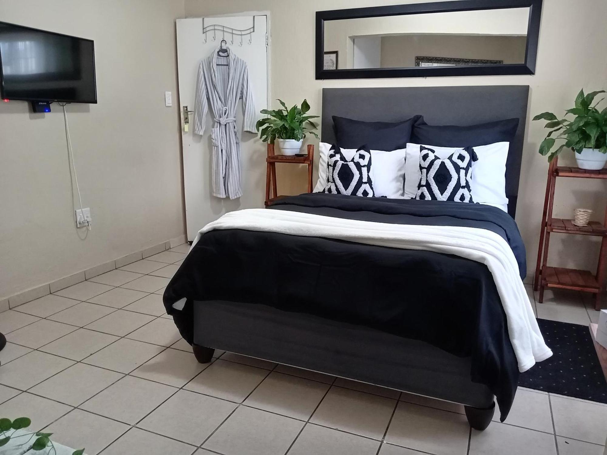 Olivia Pines Guesthouse Krugersdorp Exteriör bild