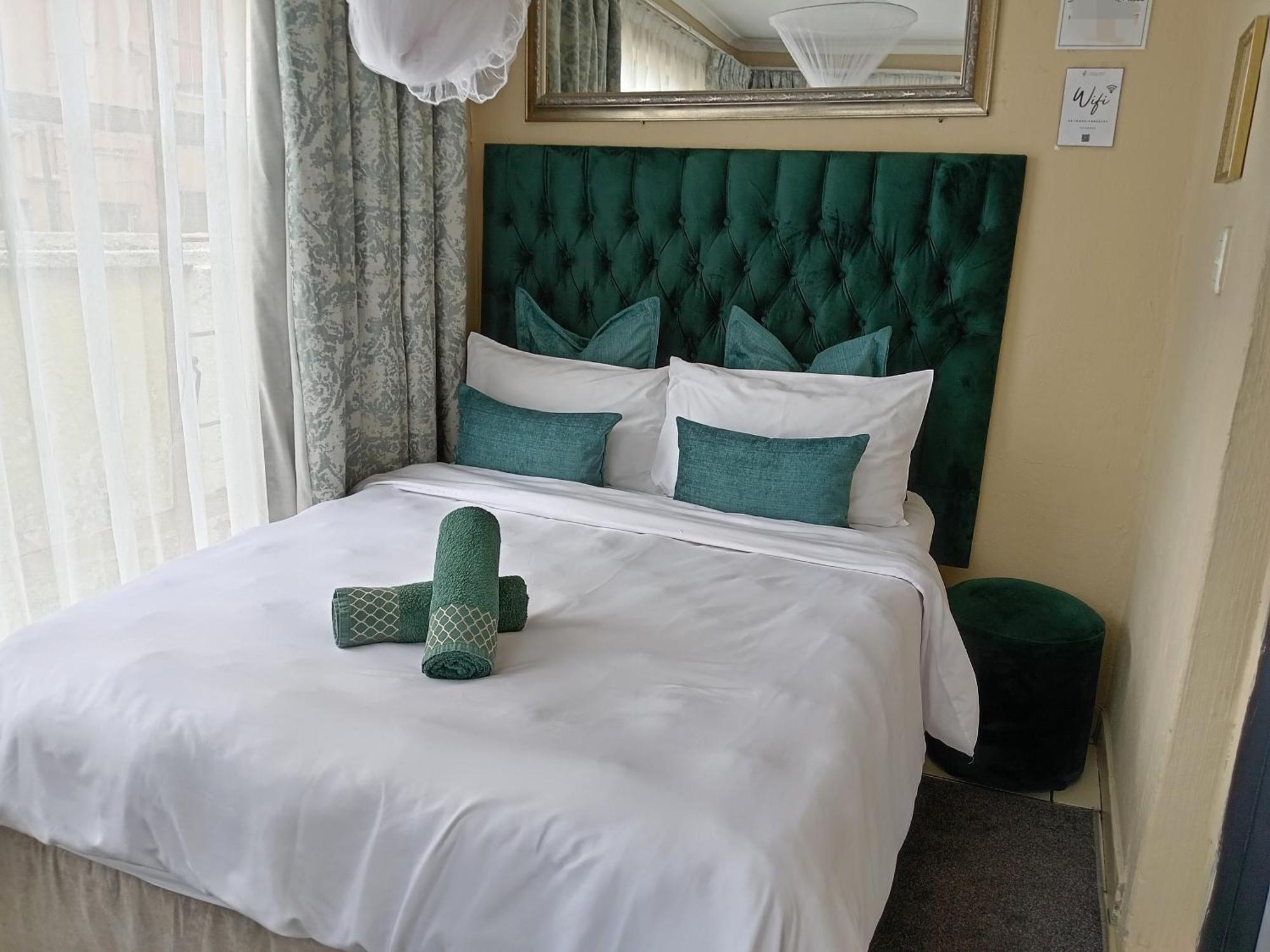 Olivia Pines Guesthouse Krugersdorp Exteriör bild